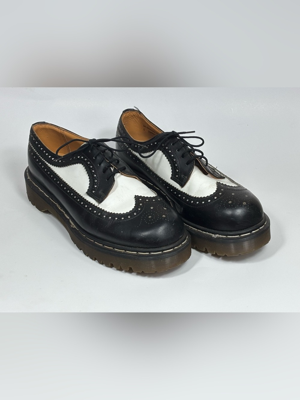 Dr. Martens Black and White Wingtip Brogue Lug Oxfords Size UK 9 US 10/11